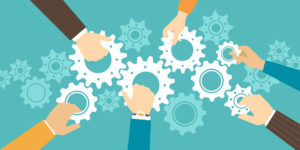 Ilustração de mãos ajustando engrenagens. Gestão de equipe de suporte.