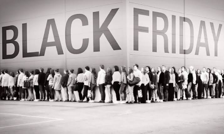 Imagem fila de Black Friday