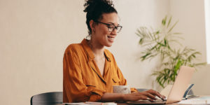 Como trabalhar home office? ​​Confira agora o guia completo!