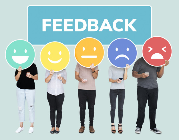 Imagem pessoas com emojis no rosto e ao fundo a palavra feedback. Análise de sentimento do cliente.