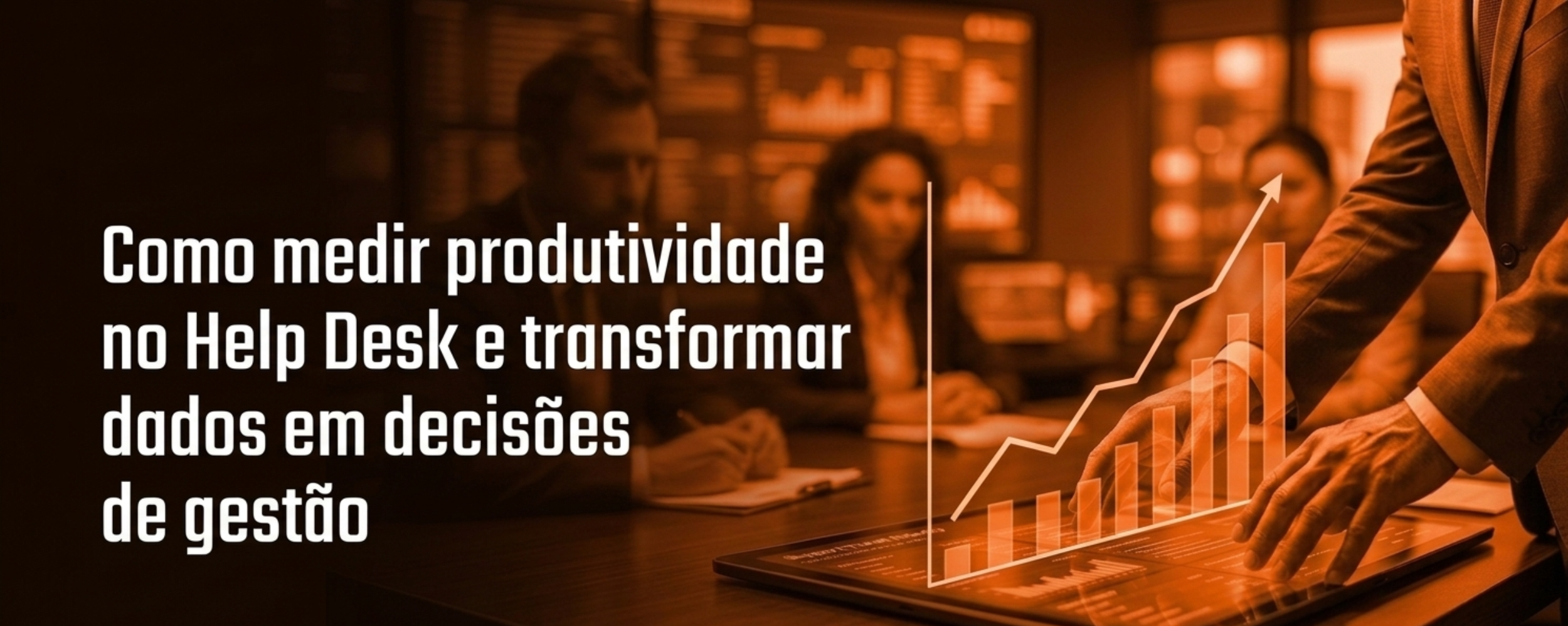 Medir produtividade no Help Desk é mais difícil do que parece, porque a maioria dos números disponíveis mede atividade, e não resultado. Um técnico que fecha 40 chamados por dia pode estar resolvendo problemas superficialmente, enquanto outro que fecha 15 entrega soluções definitivas que não voltam como retrabalho. Olhar apenas para o volume, portanto, conta uma história incompleta sobre o que a equipe realmente entrega. O desafio está em escolher os indicadores certos, aqueles que refletem tanto a eficiência do processo quanto a qualidade do atendimento. Quando esses dois eixos estão cobertos, o gestor passa a ter uma visão real da operação, e não apenas uma contagem de tickets fechados por semana. Quais indicadores realmente medem produtividade no Help Desk Antes de configurar qualquer dashboard, vale entender quais métricas têm capacidade de gerar decisões e quais apenas geram relatório. Medir produtividade no Help Desk com os indicadores errados é tão problemático quanto não medir, pois o gestor passa a otimizar o que está sendo medido, mesmo que não seja o que importa. Os indicadores mais relevantes para uma visão completa da produtividade combinam velocidade, qualidade e capacidade. Velocidade sem qualidade gera reabertura; qualidade sem velocidade estoura SLA; e os dois sem visibilidade de capacidade levam ao burnout silencioso de parte da equipe enquanto outra fica ociosa. Nesse sentido, os três eixos precisam ser monitorados juntos para que a análise faça sentido. Tempo médio de resolução por categoria O tempo médio de resolução é um dos indicadores mais diretos de produtividade, mas só é útil quando segmentado por categoria de chamado. Um tempo médio geral alto pode esconder que a equipe resolve chamados simples rapidamente, mas trava em um tipo específico de problema que ninguém mapeou como gargalo. Quando o sistema de Help Desk registra o tempo de resolução por categoria, o gestor consegue identificar exatamente onde o processo precisa de ajuste, seja por falta de capacitação técnica, por dependência de um fornecedor externo ou por prazo de SLA mal calibrado desde o início. Taxa de resolução no primeiro atendimento A taxa de resolução no primeiro atendimento, conhecida como FCR, mede a porcentagem de chamados resolvidos sem precisar de reabertura ou de um segundo contato do usuário. Uma FCR alta indica que os técnicos estão diagnosticando e resolvendo o problema de forma completa na primeira vez, o que reduz o volume total de chamados e melhora a satisfação dos usuários. Quando a FCR está baixa, o problema raramente é de esforço da equipe, mas de falta de acesso a informações no momento do atendimento. A base de conhecimento integrada ao sistema de chamados resolve exatamente isso: o técnico consulta soluções documentadas sem sair do ambiente de atendimento, o que reduz o tempo de diagnóstico e aumenta a precisão da resolução. Distribuição de chamados por técnico A distribuição de chamados por técnico é o indicador que revela desequilíbrios na capacidade da equipe antes que eles virem problema. Quando um técnico acumula consistentemente mais chamados do que os outros, o risco de atraso e queda na qualidade aumenta, independentemente da competência individual. O Milldesk disponibiliza essa visão em dashboards em tempo real, o que permite ao gestor redistribuir chamados de forma proativa, e não apenas depois que o prazo estourou. Combinado com o controle de SLA, esse indicador fornece uma base sólida para decisões de dimensionamento de equipe com dados concretos. O que os números não contam sobre produtividade Indicadores quantitativos medem bem o que é fácil de contar, mas deixam de fora aspectos que impactam diretamente a sustentabilidade da operação. A pesquisa de satisfação do usuário é o complemento necessário para qualquer análise de produtividade, pois fecha o ciclo entre o que a equipe entregou e o que o usuário percebeu. Um chamado resolvido dentro do prazo com um usuário insatisfeito ao final indica que o processo funcionou tecnicamente, mas falhou na experiência. Quando esses casos se acumulam, o problema costuma estar na comunicação durante o atendimento ou na qualidade da solução entregue, e não no tempo de resolução. Por isso, cruzar os dados quantitativos com o índice de satisfação é o que permite ao gestor enxergar a operação de forma completa. Como usar os dados de produtividade para melhorar o processo Medir sem agir é o erro mais comum de equipes que investem em relatórios mas não mudam nada depois de lê-los. Os dados de produtividade só geram valor quando alimentam decisões concretas: ajustar prazos de SLA, realocar técnicos, identificar gaps de capacitação ou documentar soluções recorrentes na base de conhecimento. O ciclo mais eficiente começa com a medição, passa pela análise de padrões e chega à ação sobre a causa raiz, e não sobre o sintoma. Quando um tipo de chamado aparece repetidamente com tempo de resolução alto, a resposta não é cobrar mais velocidade da equipe, mas investigar por que aquele problema demora e resolver a origem. O workflow automatizado do Milldesk facilita essa análise ao registrar cada etapa do atendimento, tornando visível onde o chamado passou mais tempo parado. Produtividade no Help Desk que o negócio consegue enxergar Equipes que medem produtividade com os indicadores certos chegam a um ponto em que conseguem apresentar o valor do suporte em termos que o restante da empresa entende. SLA cumprido, FCR alta e tempo de resolução estável são números que qualquer gestor de negócio consegue interpretar, e é com esses dados que o time de TI deixa de ser visto como custo e passa a ser reconhecido como área que sustenta a operação. O Milldesk oferece toda a infraestrutura para chegar a esse ponto: mais de 200 relatórios prontos, dashboards em tempo real segmentados por técnico, categoria e departamento, pesquisa de satisfação integrada ao fluxo de atendimento e base de conhecimento que alimenta a FCR da equipe, com cobrança em reais e suporte humanizado em português. Relatórios de produtividade por técnico, categoria e período sem exportação manual Dashboard em tempo real com visão de distribuição de chamados e capacidade da equipe Pesquisa de satisfação automatizada ao encerramento de cada chamado Base de conhecimento integrada para aumentar a taxa de resolução no primeiro atendimento Histórico completo de cada chamado para análise de causa raiz e melhoria contínua Teste o Milldesk gratuitamente por 7 dias e comece a medir o que realmente importa. Metadescrição: Saiba como medir produtividade no Help Desk com os indicadores certos e transformar dados em decisões reais de gestão.